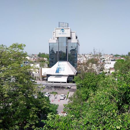The Maya Hotel Jalandhar Bagian luar foto