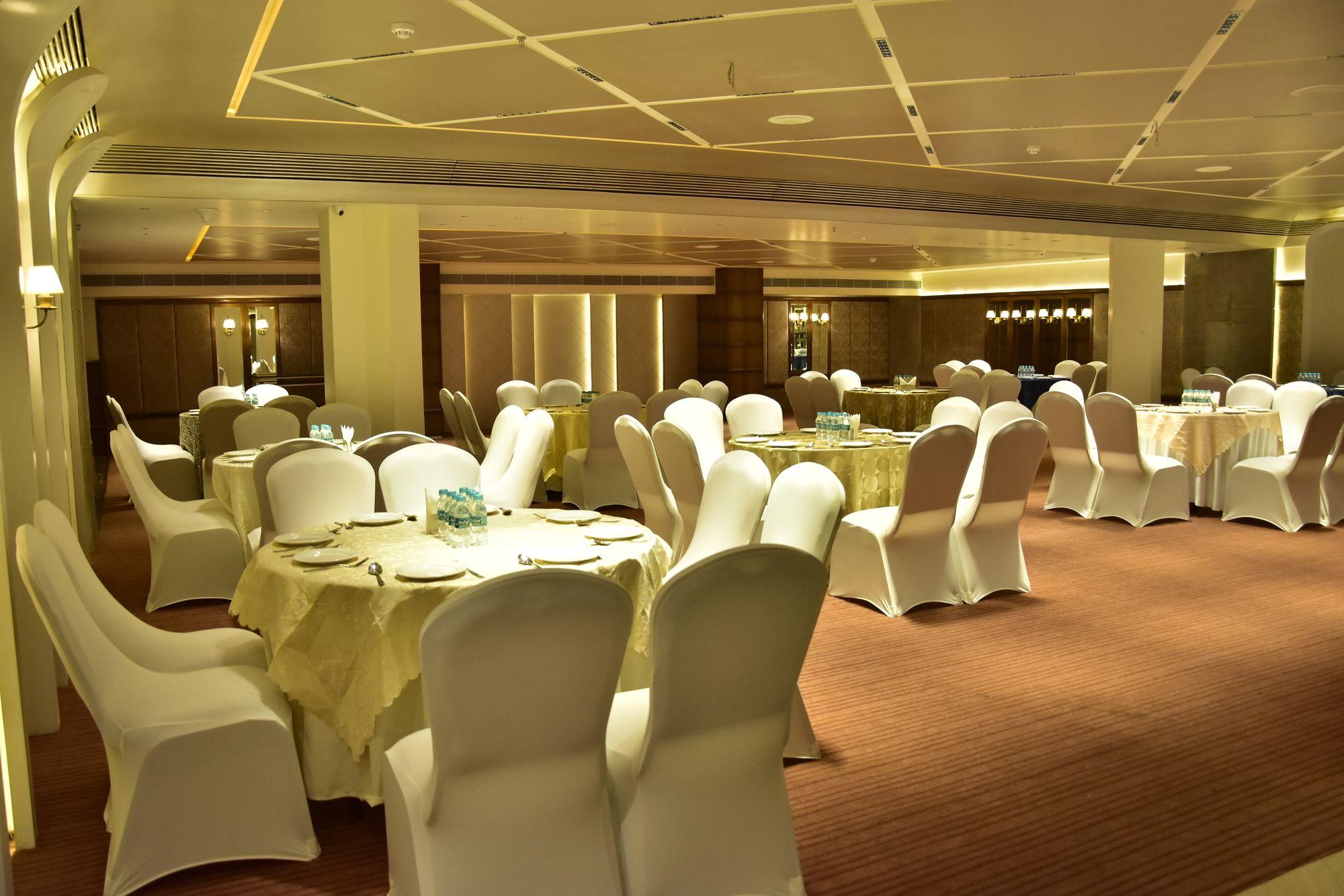 The Maya Hotel Jalandhar Bagian luar foto